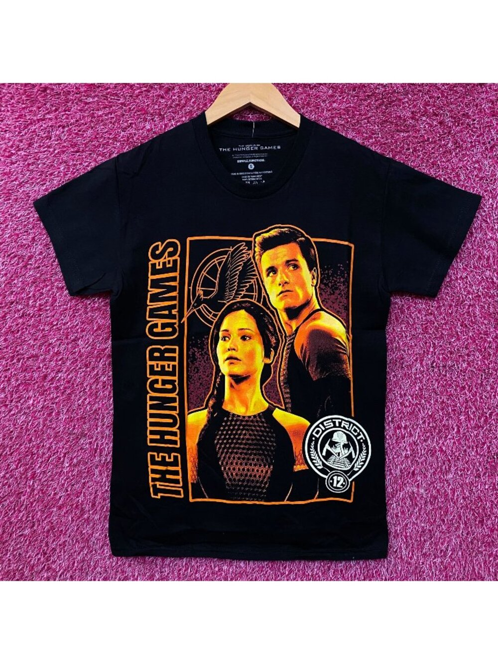 The Hunger Games Katniss & Peeta District 12 Graphic T-Shirt Small